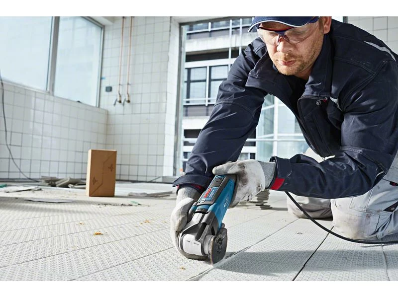 Bosch Professional Oszillierer Multi-Cutter GOP 55-36 inkl. L-BOXX & Zubehör 10 Bosch Professional Oszillierer Multi-Cutter GOP 55-36 inkl. L-BOXX & Zubehör – Bild 8