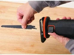 BLACK+DECKER Akku-Säbelsäge BDCR18 Kit 18 V -Laden Elektrowerkzeuge 52761423 xxl 1